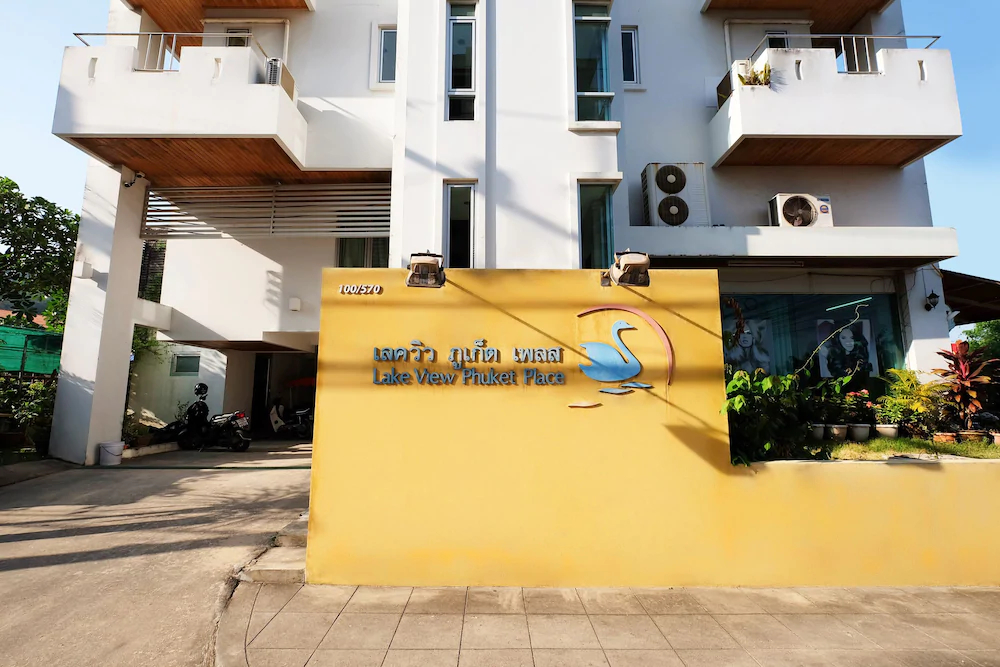 Lake View Phuket Place by OYO Rooms
