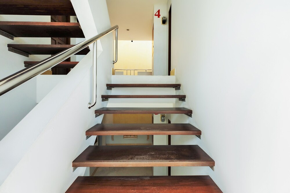 Lake View Phuket Place by OYO Rooms