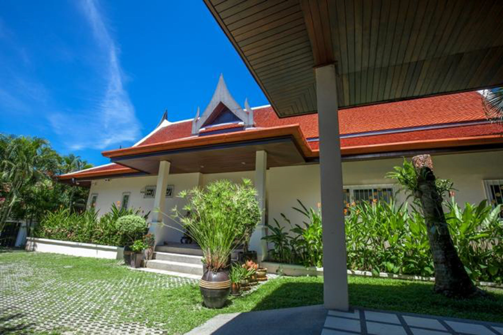 La Romanee Infinity By G Estate