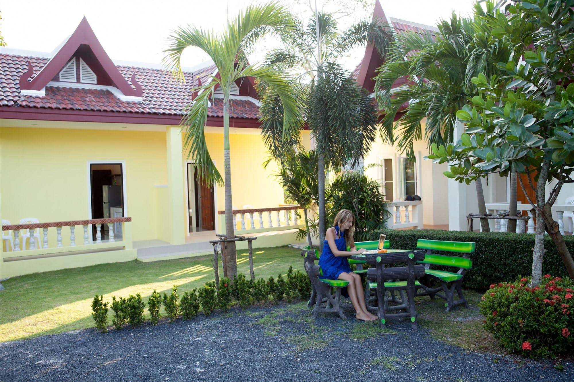 Lucky Lek Resort