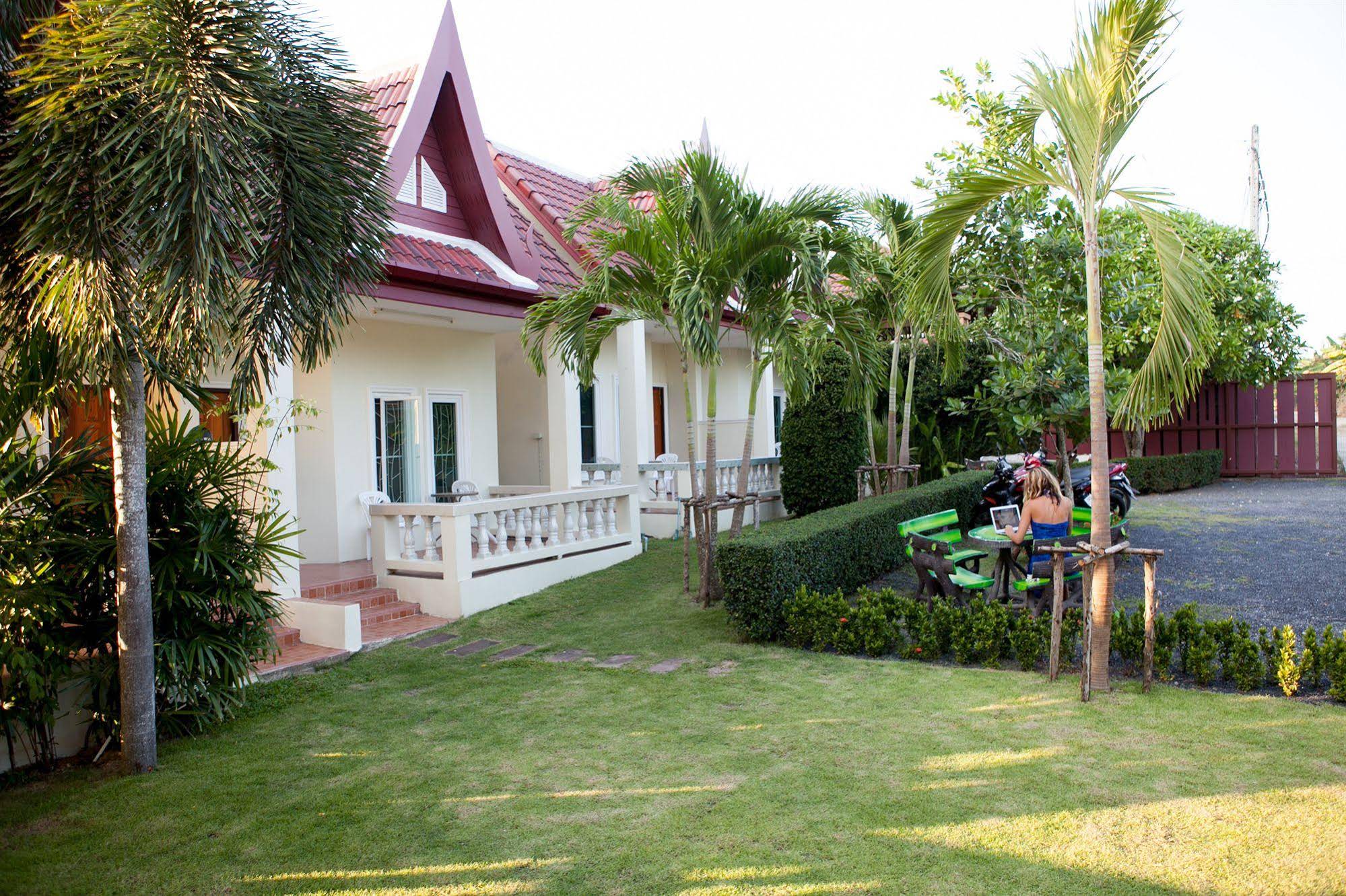 Lucky Lek Resort