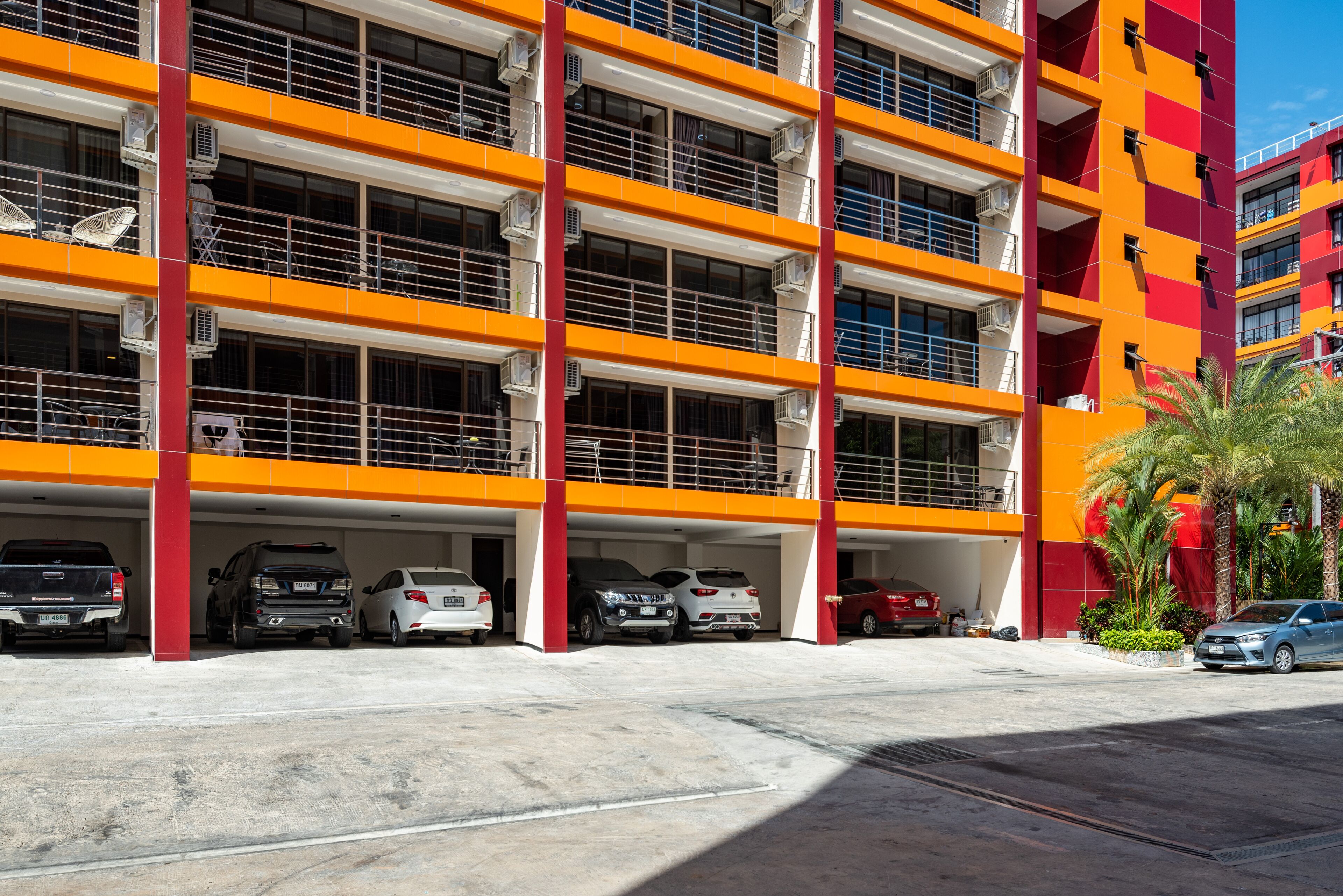 Naiharn Pearl Condo Hotel by Villacarte