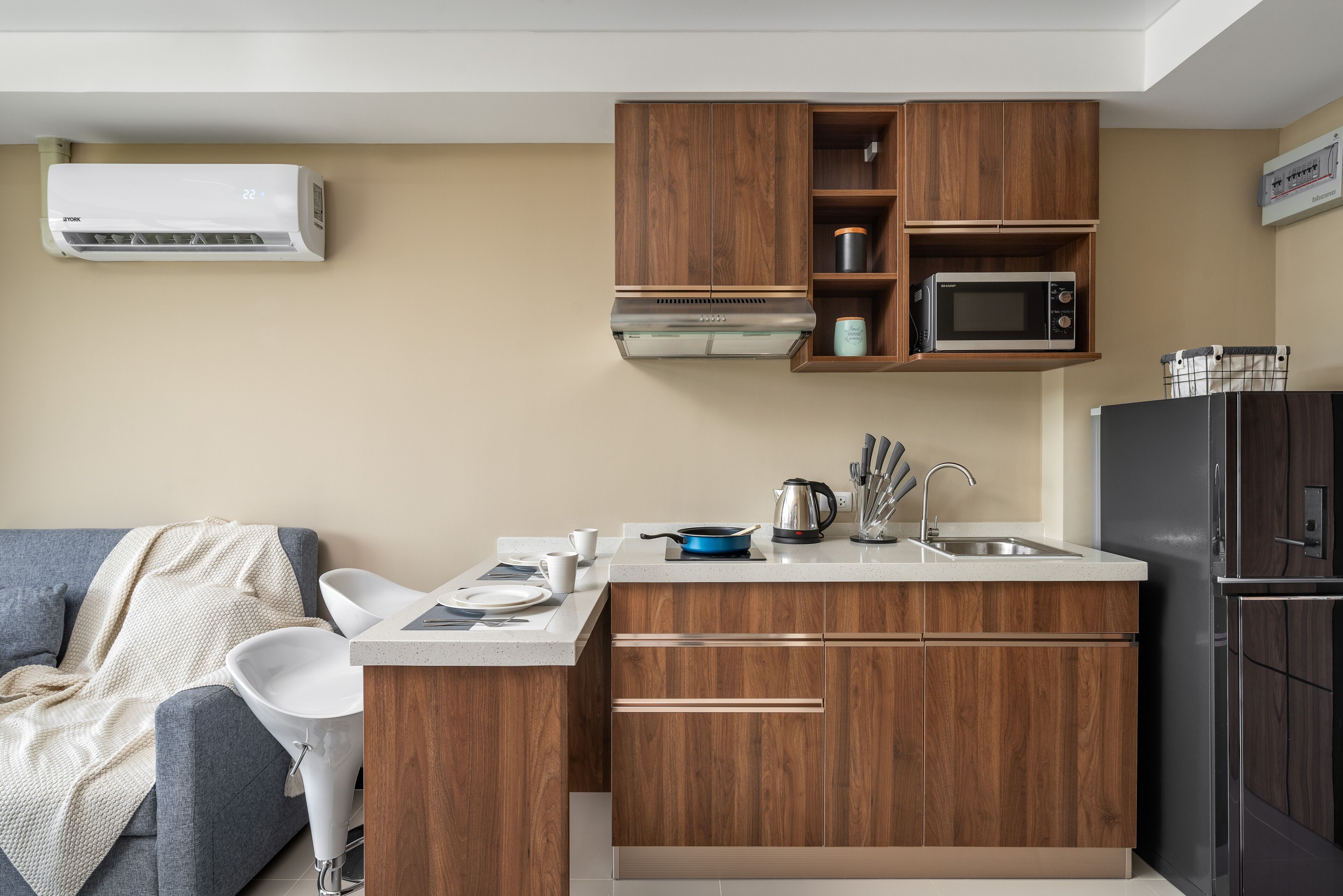Naiharn Pearl Condo Hotel by Villacarte