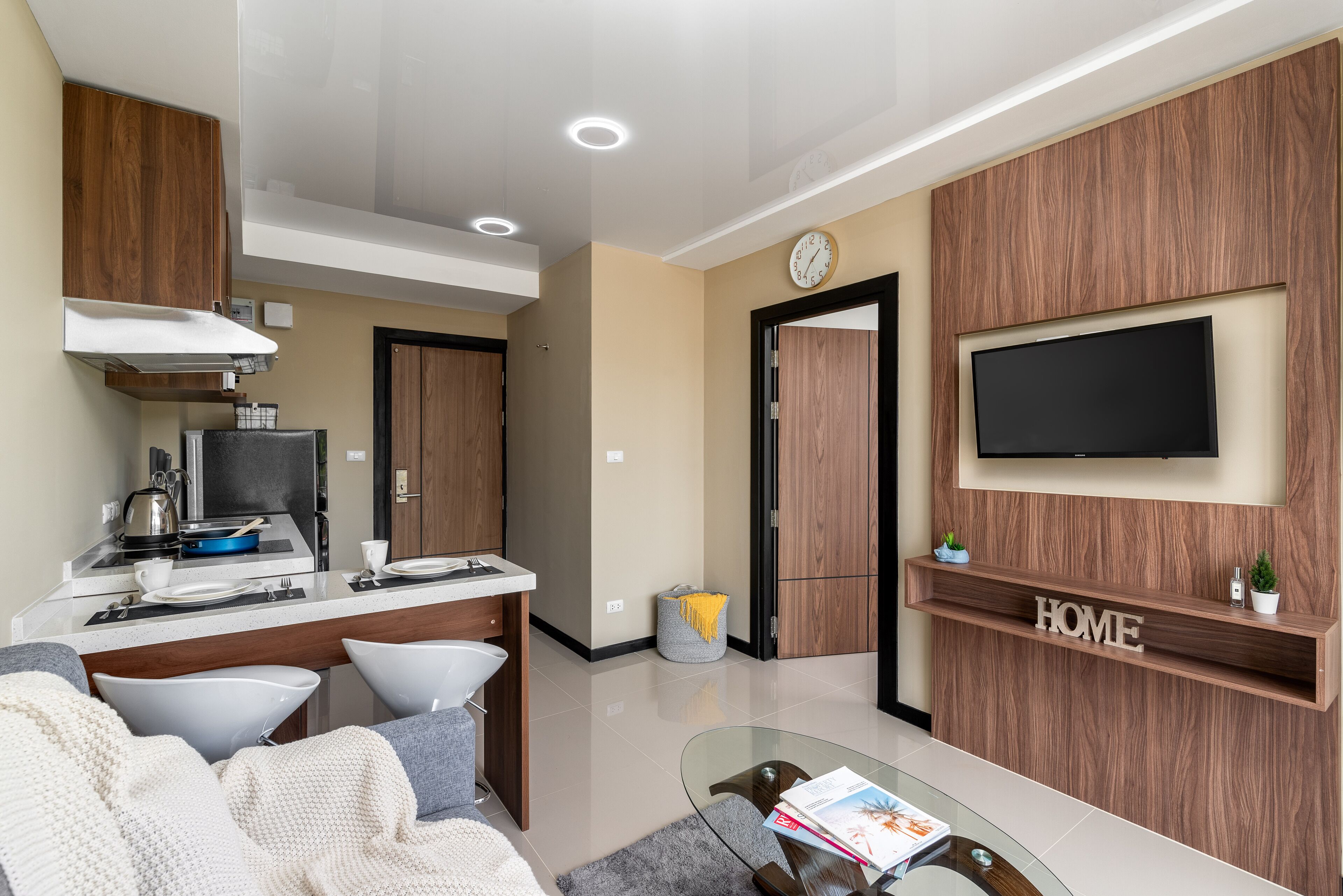 Naiharn Pearl Condo Hotel by Villacarte