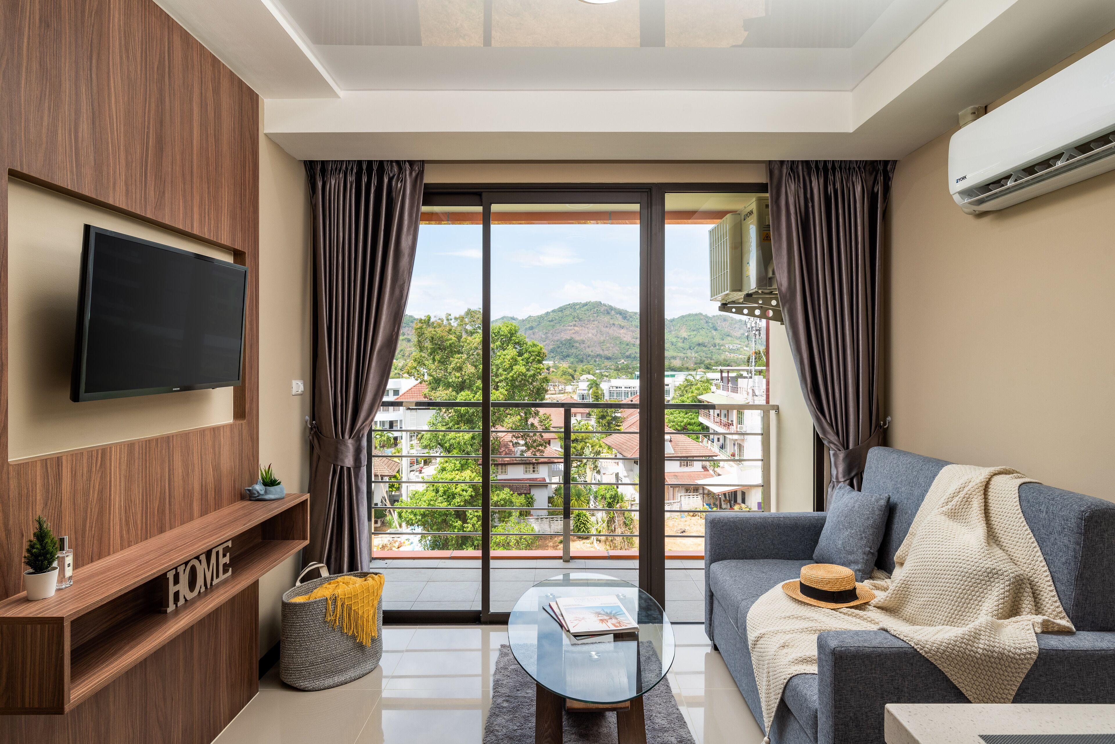 Naiharn Pearl Condo Hotel by Villacarte