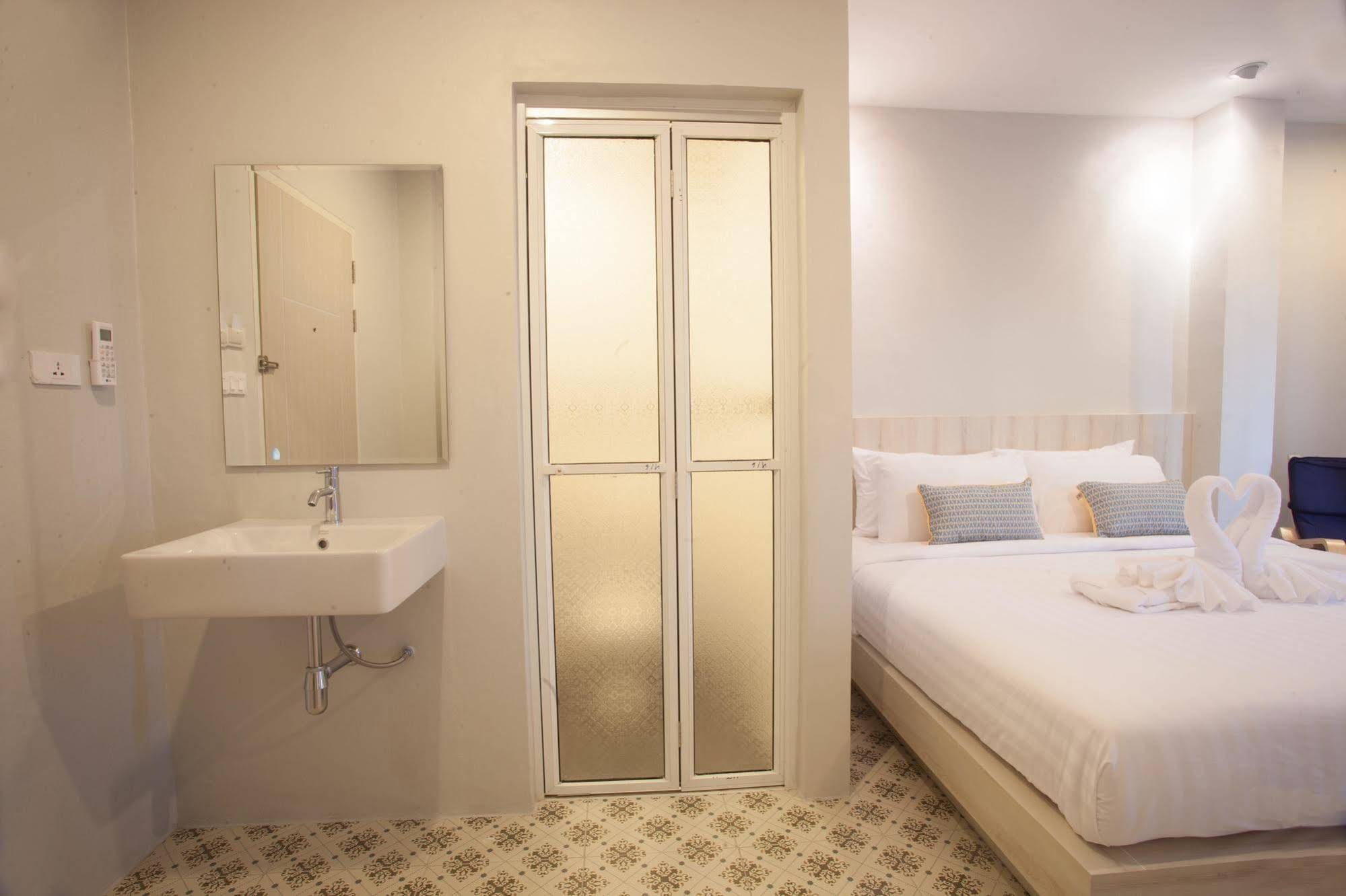 Nature Pine Residence