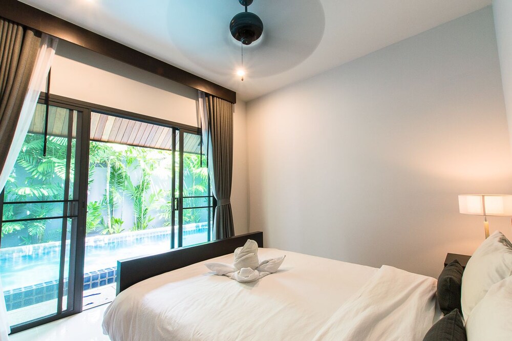 Onyx Pool Villa by Rents In Phuket