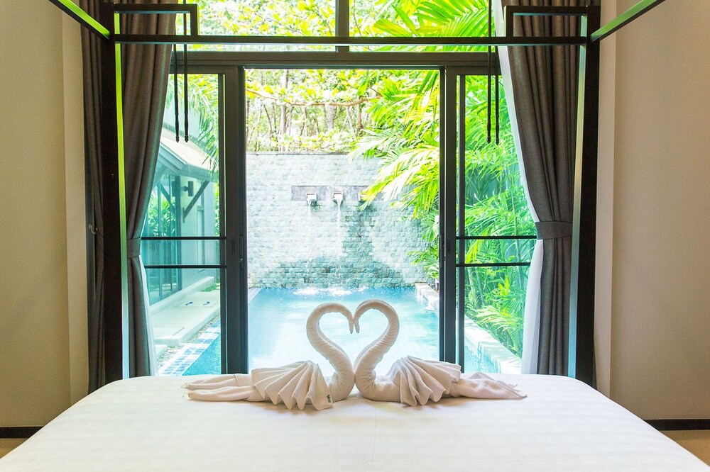 Onyx Pool Villa by Rents In Phuket