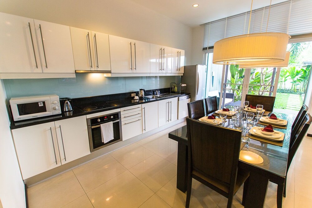 Oxygen Pool Villa by Rents In Phuket