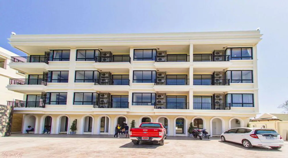 The Lago Condominium