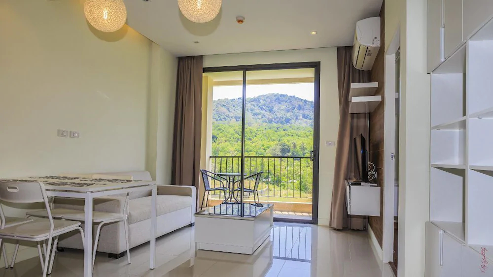 The Lago Condominium