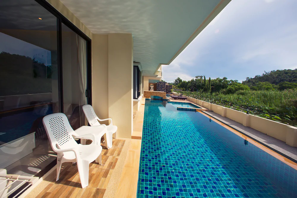 The Lago Condominium