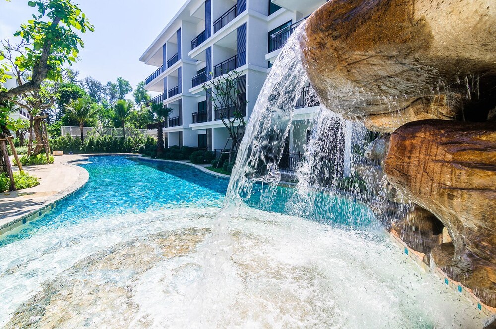 The Title by Fullrooms Phuket