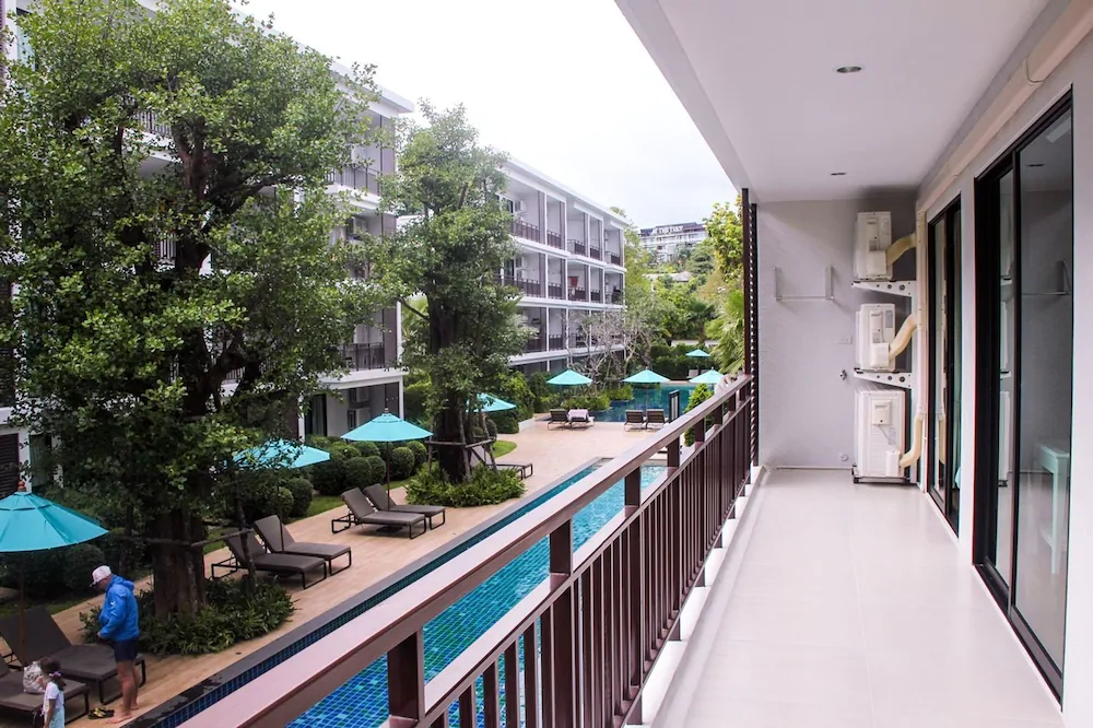 The Title - West Wing Apartments by Trips Phuket