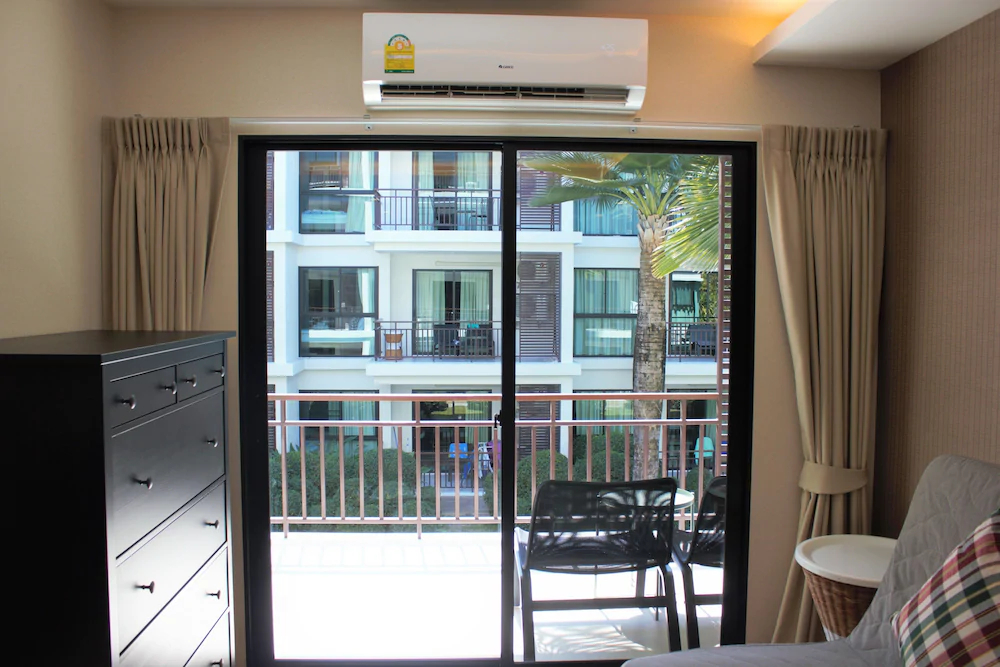 The Title - West Wing Apartments by Trips Phuket