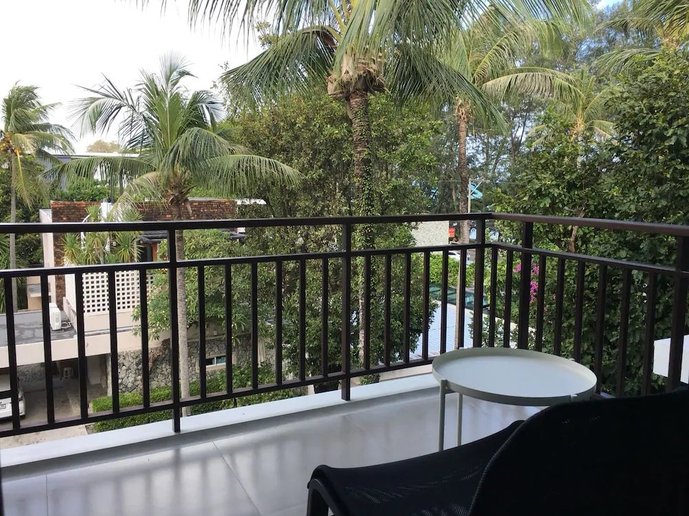 The Title - West Wing Apartments by Trips Phuket