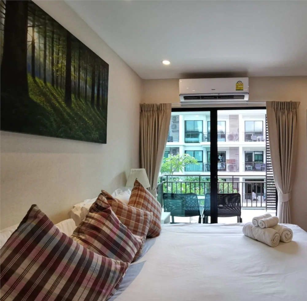 The Title - West Wing Apartments by Trips Phuket
