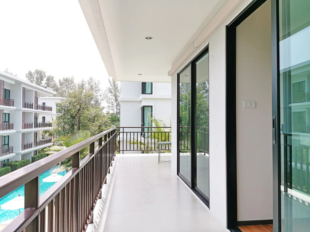 The Title - West Wing Apartments by Trips Phuket