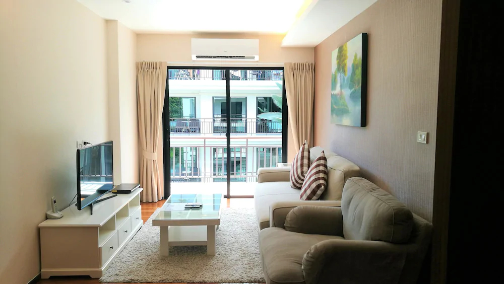 The Title - West Wing Apartments by Trips Phuket