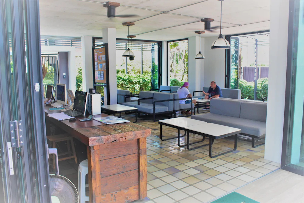 The Title - West Wing Apartments by Trips Phuket