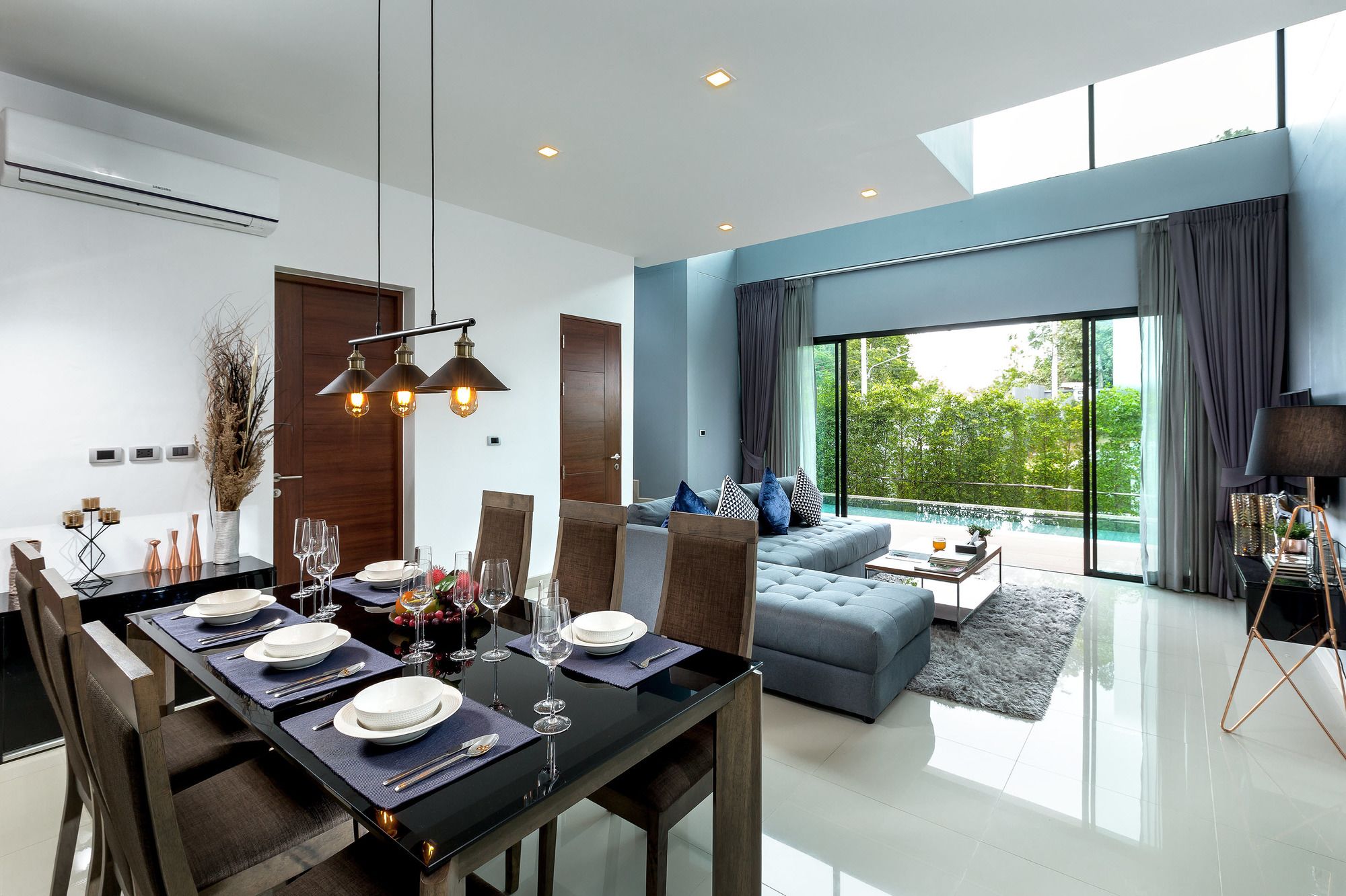 Utopia Naiharn Villa