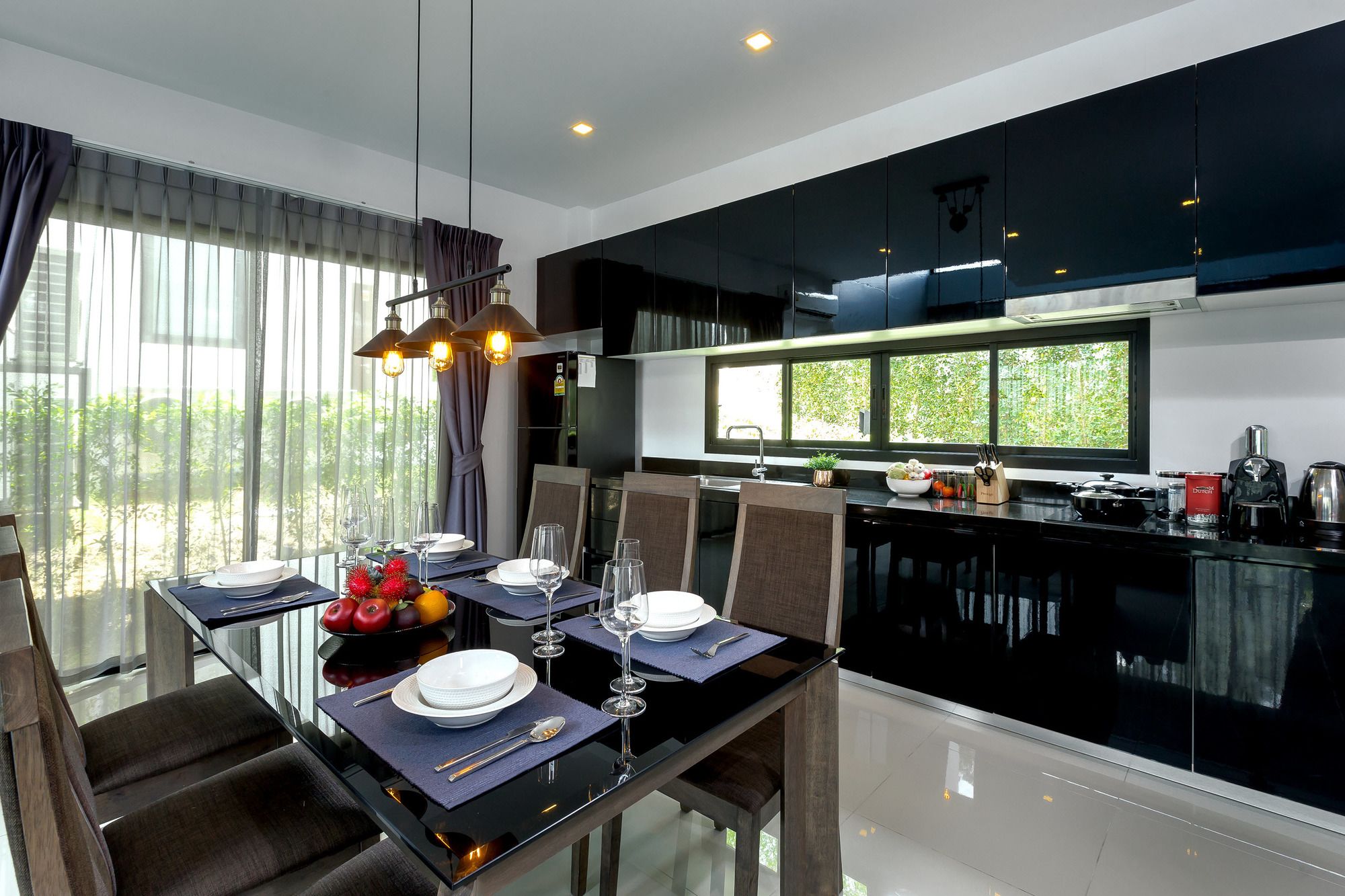 Utopia Naiharn Villa