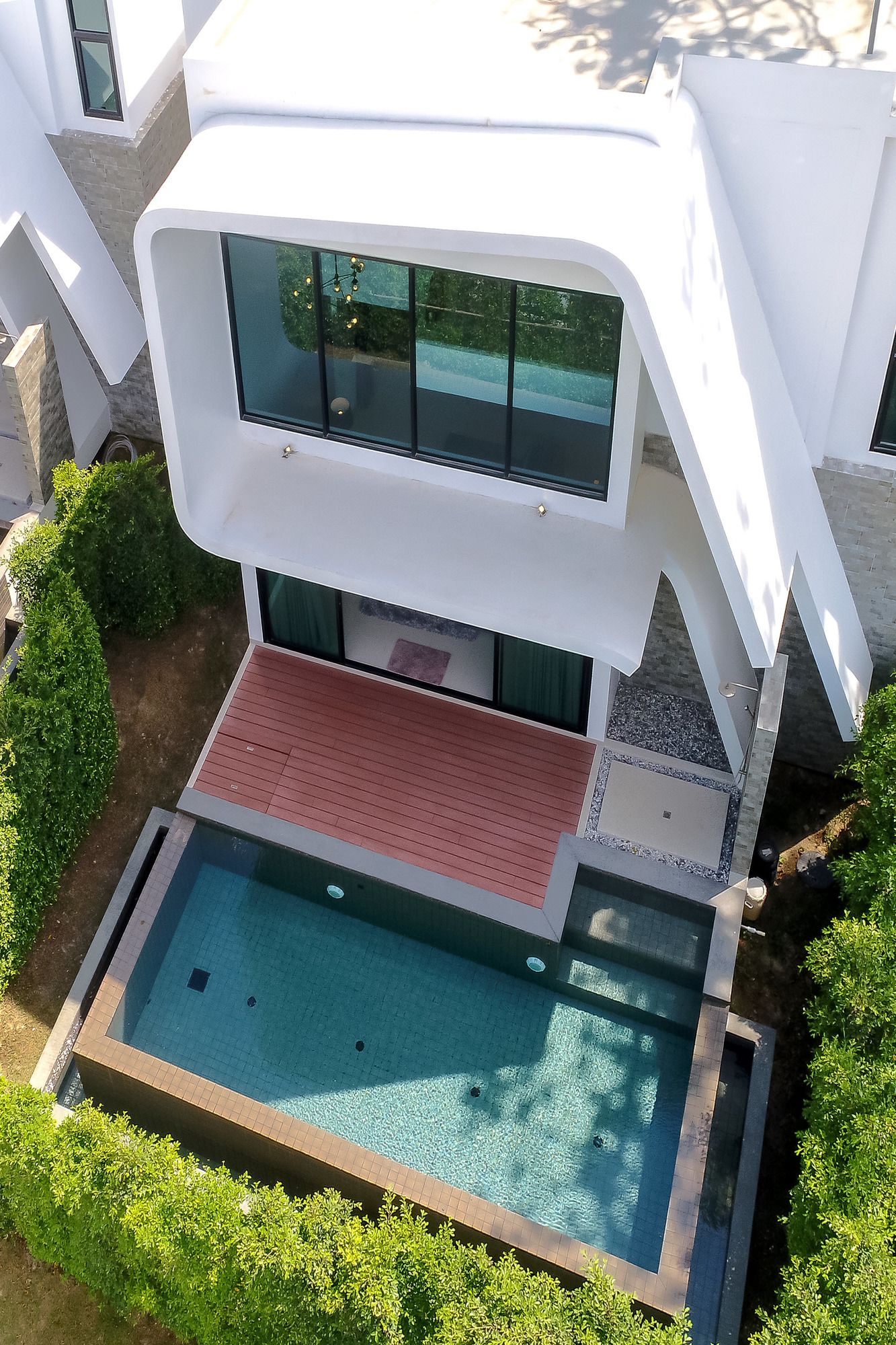 Utopia Naiharn Villa