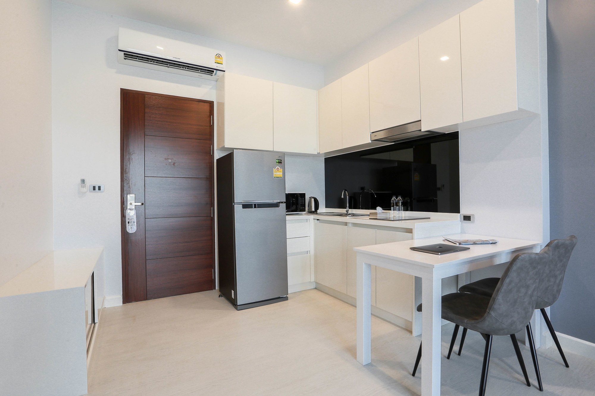 Utopia Naiharn Villa
