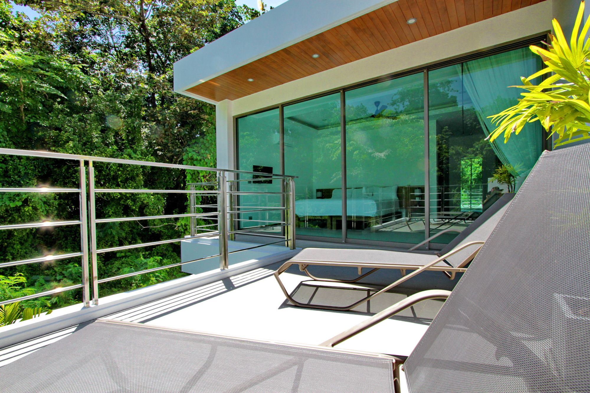Ya Nui Beach Villas