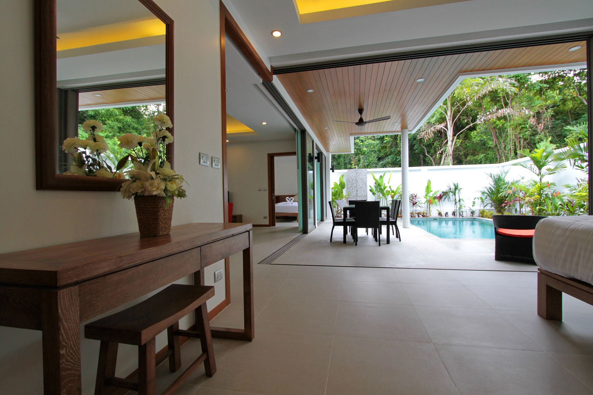 Ya Nui Beach Villas