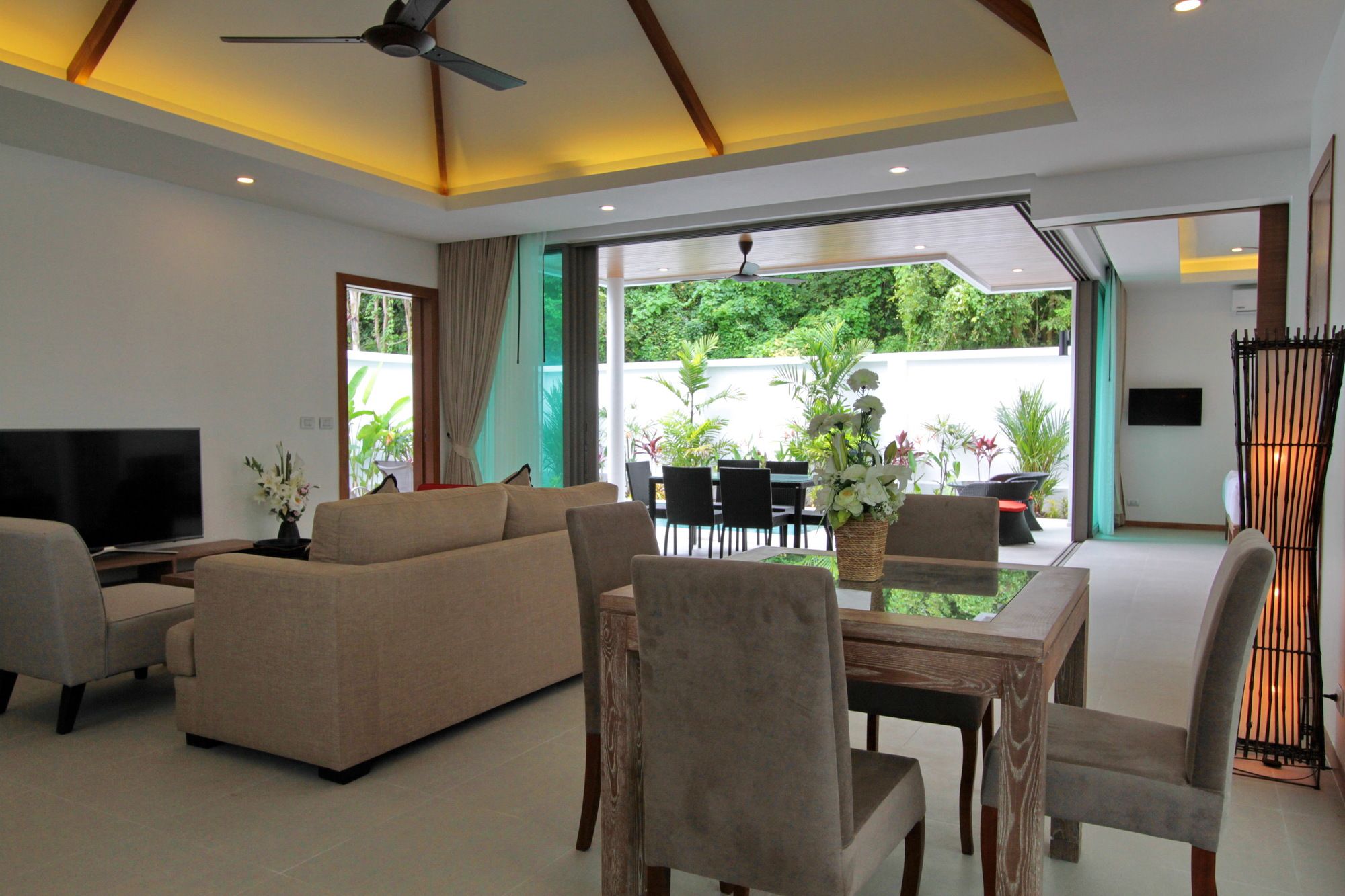 Ya Nui Beach Villas