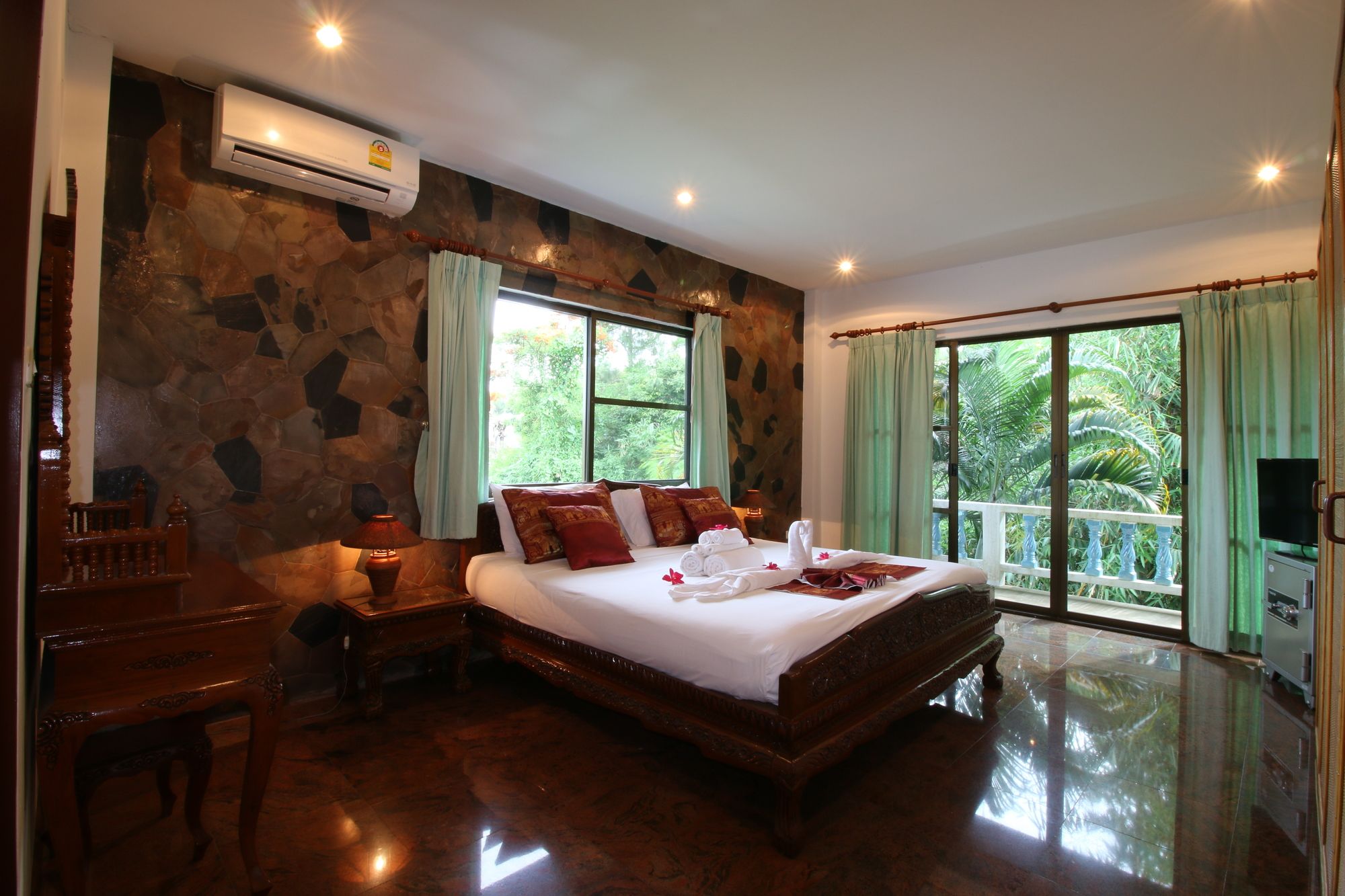 Ya Nui Resort