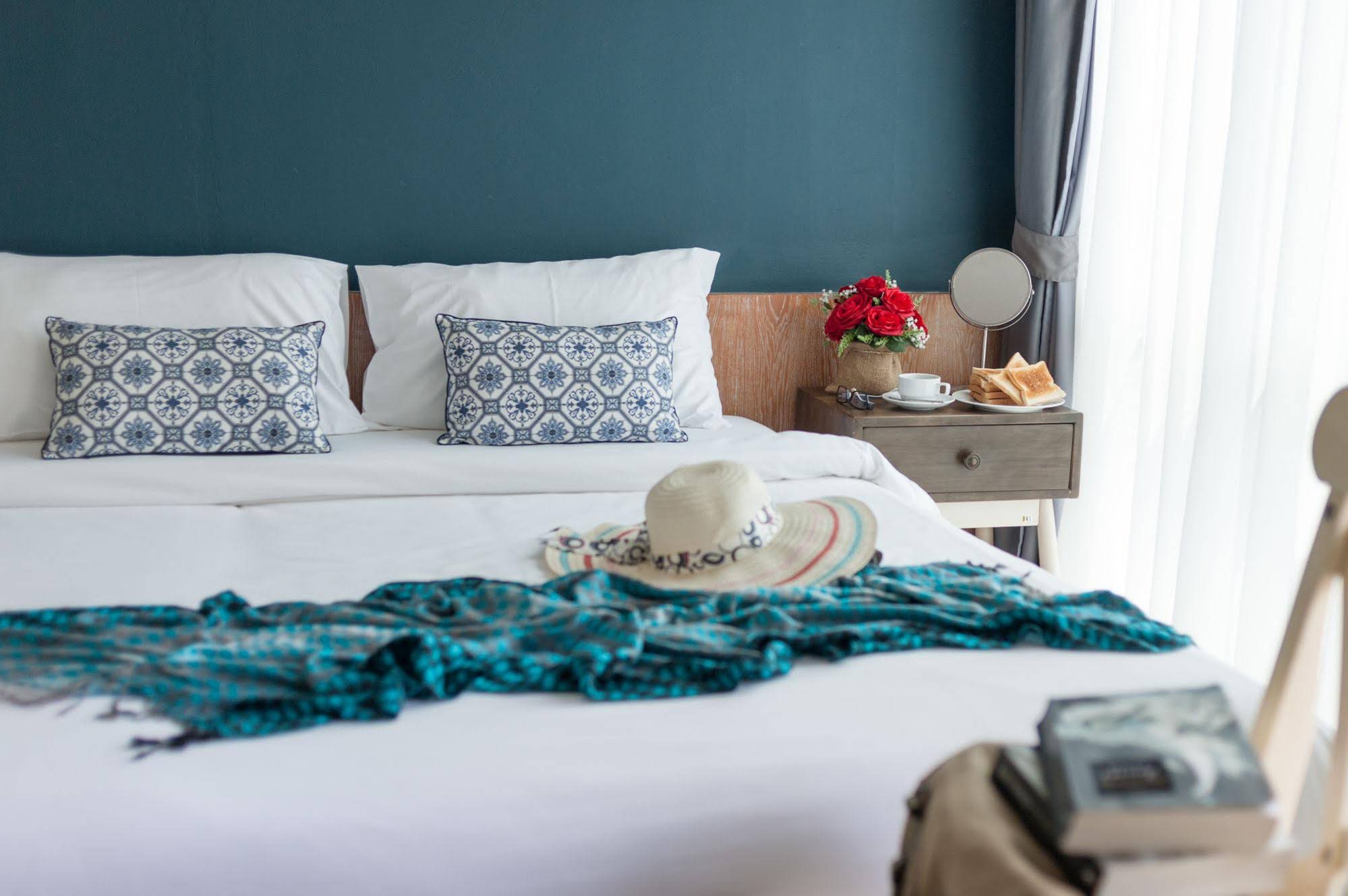 The Sixteenth Naiyang Beach Hotel