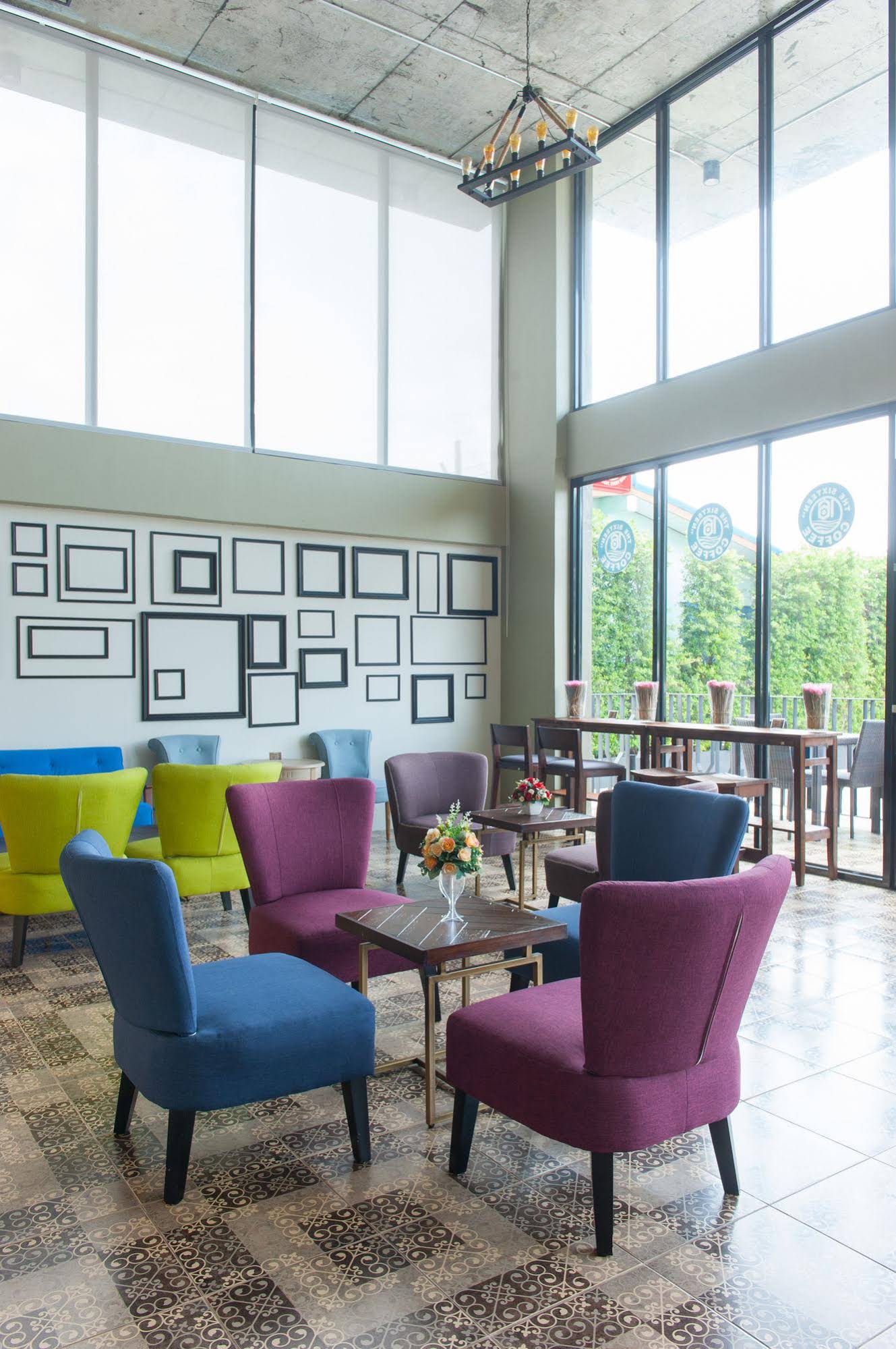 The Sixteenth Naiyang Beach Hotel