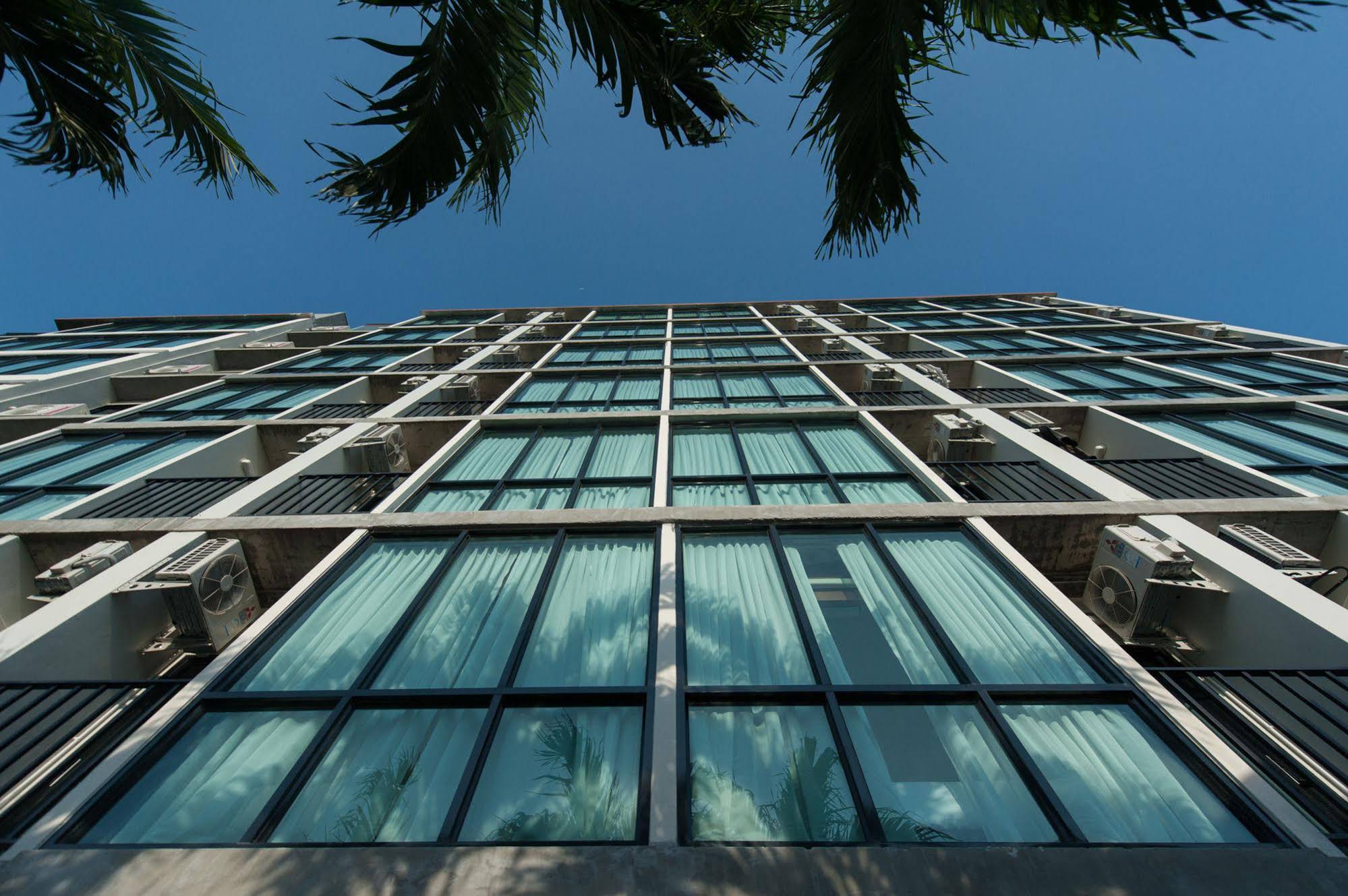 The Sixteenth Naiyang Beach Hotel