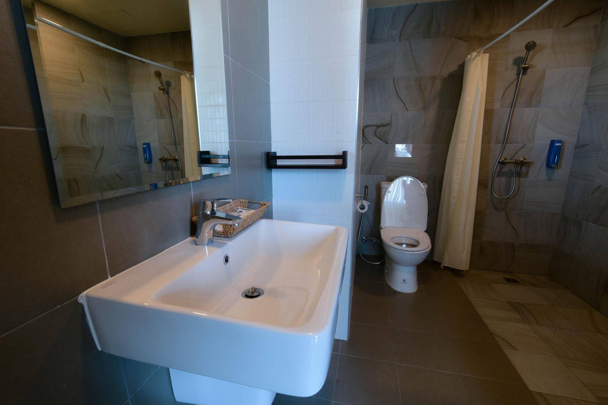 The Sixteenth Naiyang Beach Hotel