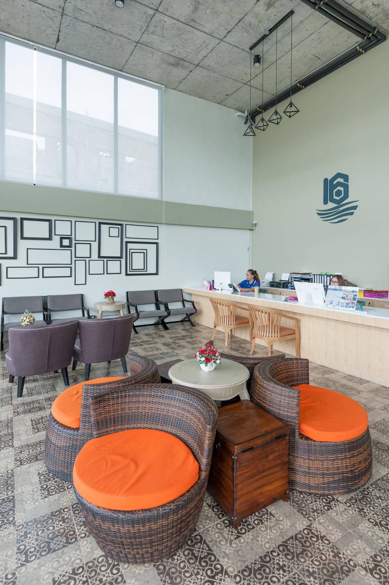 The Sixteenth Naiyang Beach Hotel