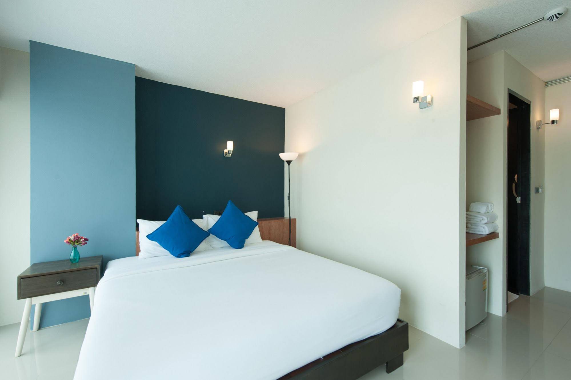 The Sixteenth Naiyang Beach Hotel