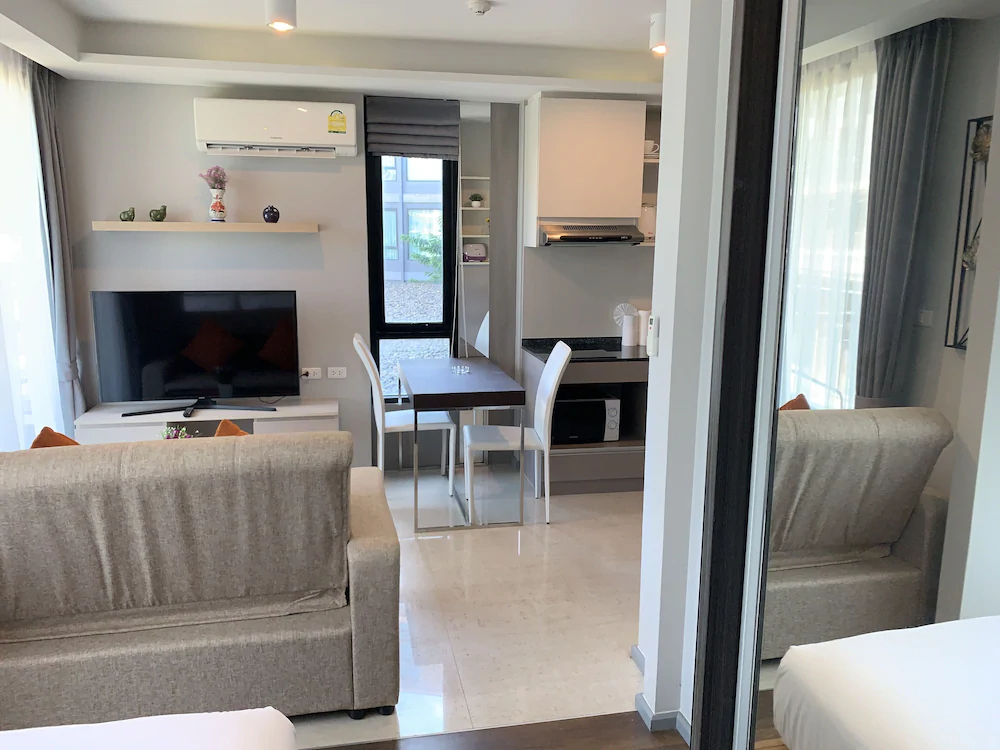 6 Avenue Surin by Lofty