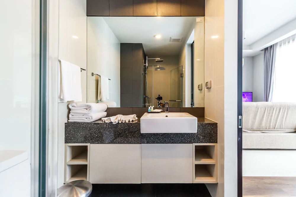 6 Avenue Surin by Lofty