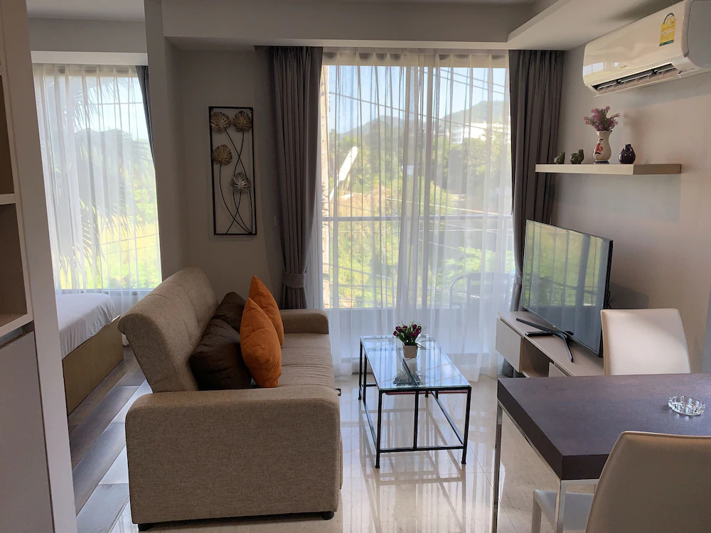6 Avenue Surin by Lofty