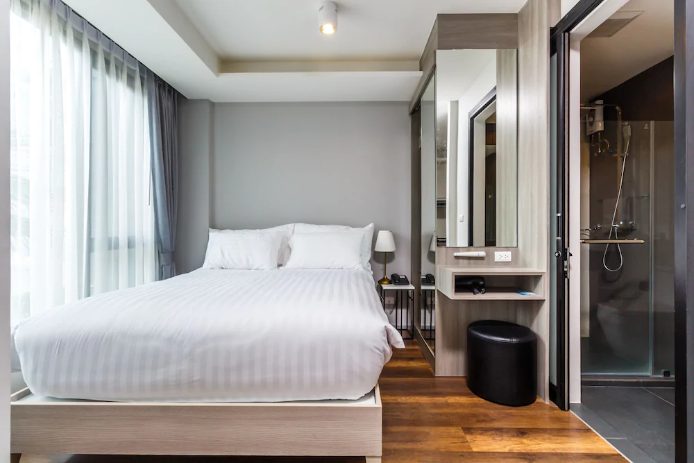 6 Avenue Surin by Lofty