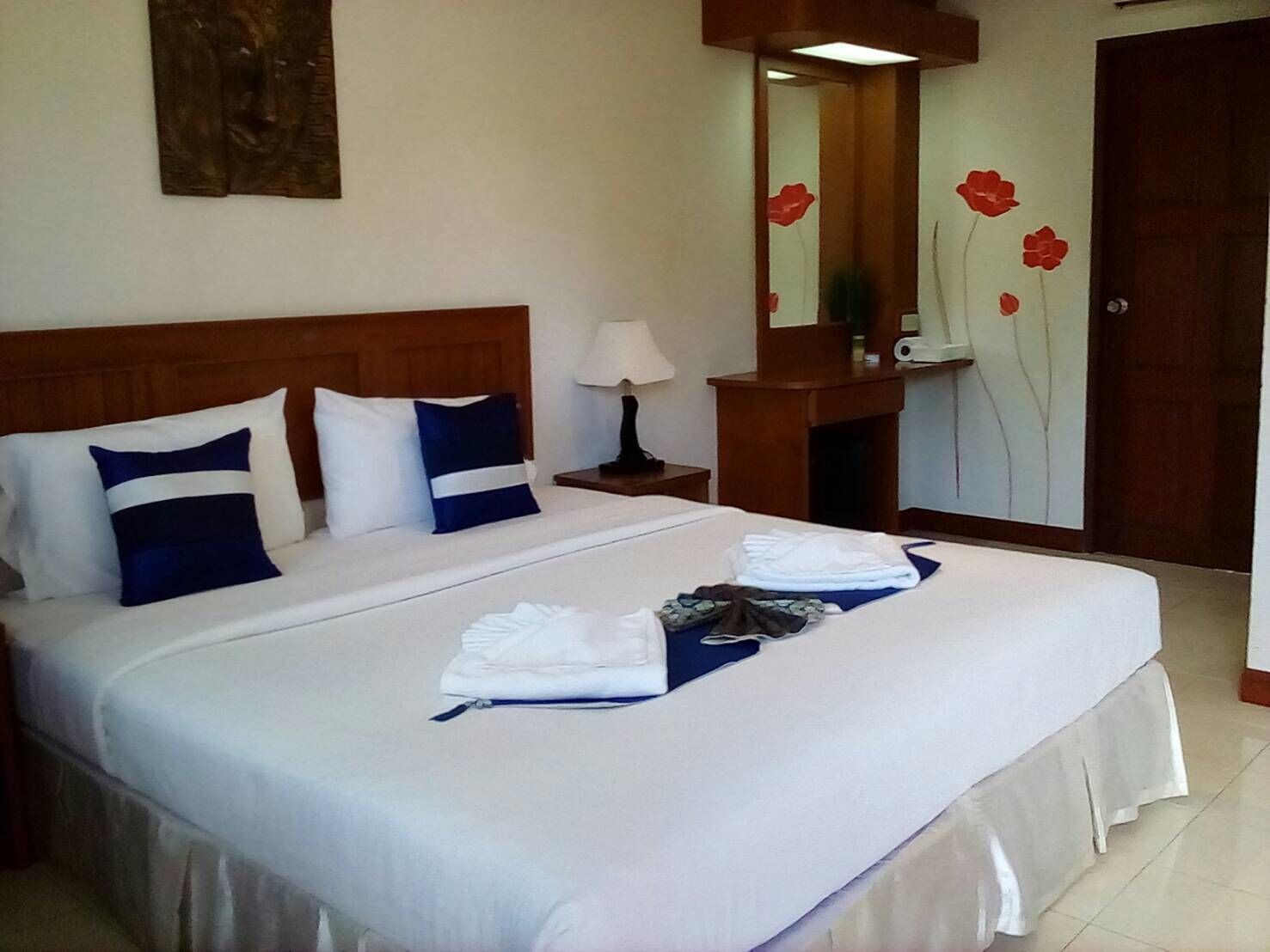 Baan Chayna Lounge Resort