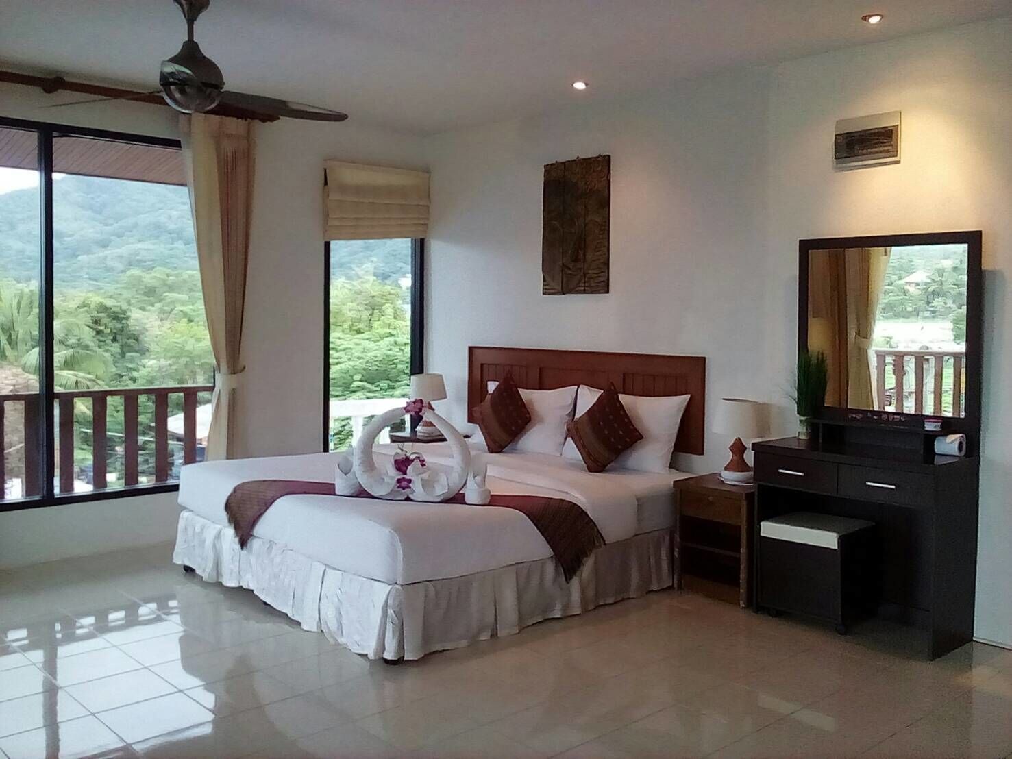 Baan Chayna Lounge Resort