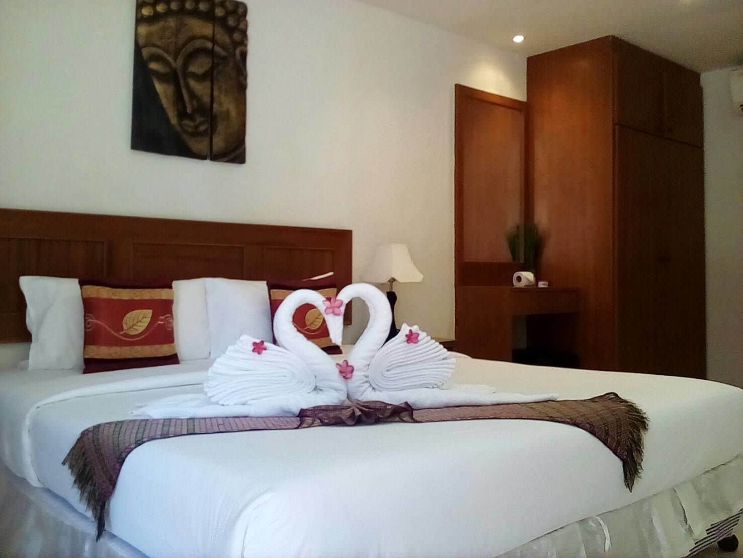 Baan Chayna Lounge Resort