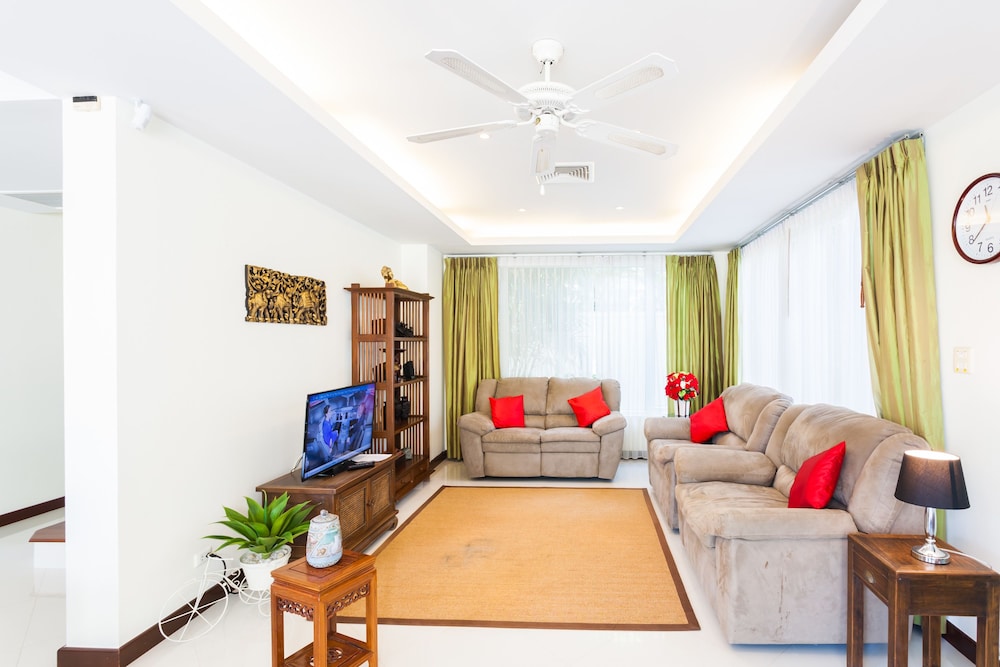 Baan Kaja Villa by Lofty