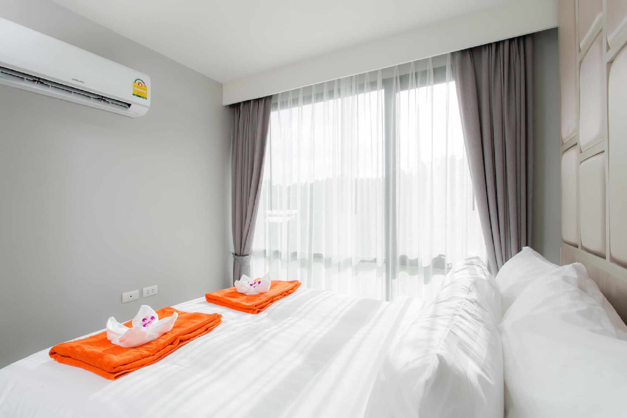 6Th Avenue Surin Beach