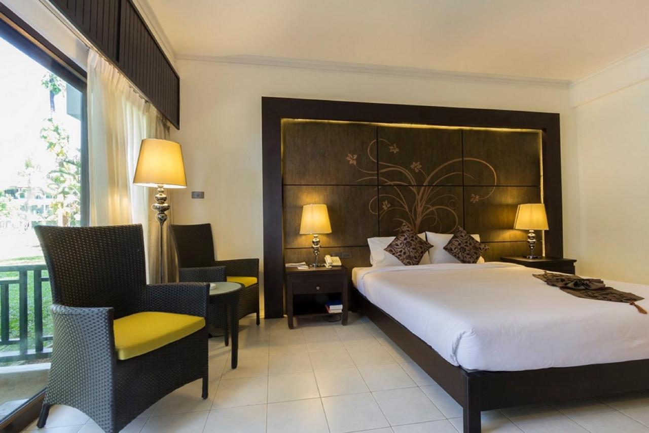 Amora Beach Resort Phuket