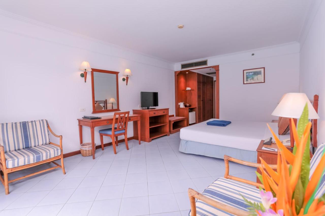 Amora Beach Resort Phuket