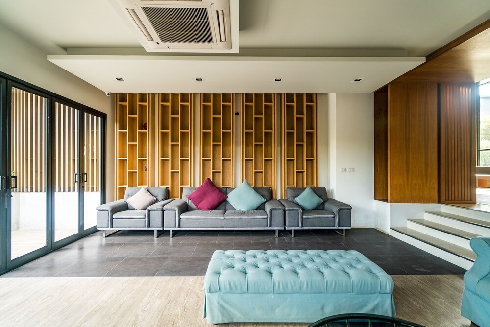 Aristo Surin by Lofty